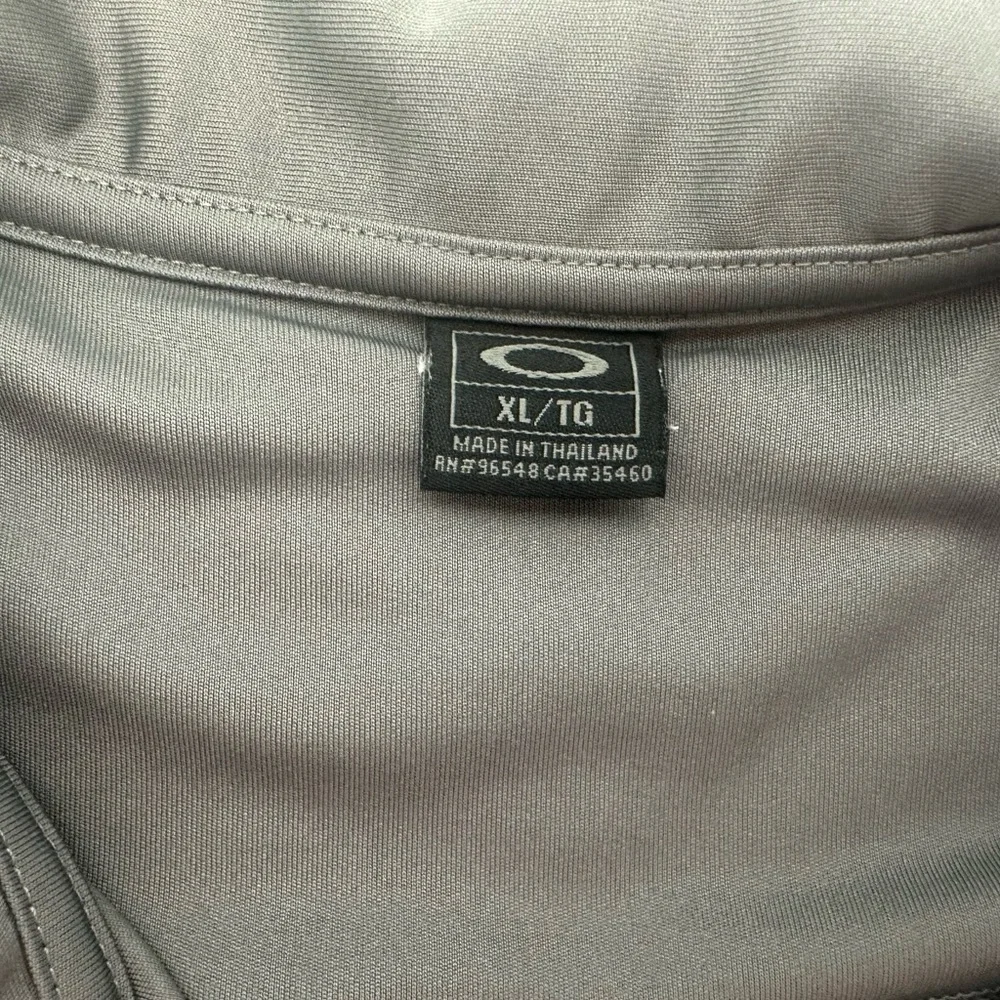 Oakley Men's Polo Shirt in Gray with Yellow Logo - Picture 6 of 11